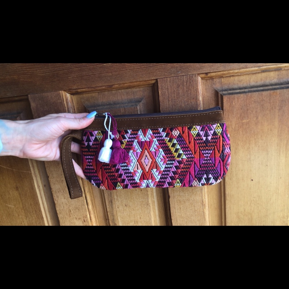 ❌ SOLD ❌ BNWT Nena & Co All Geo Clutch